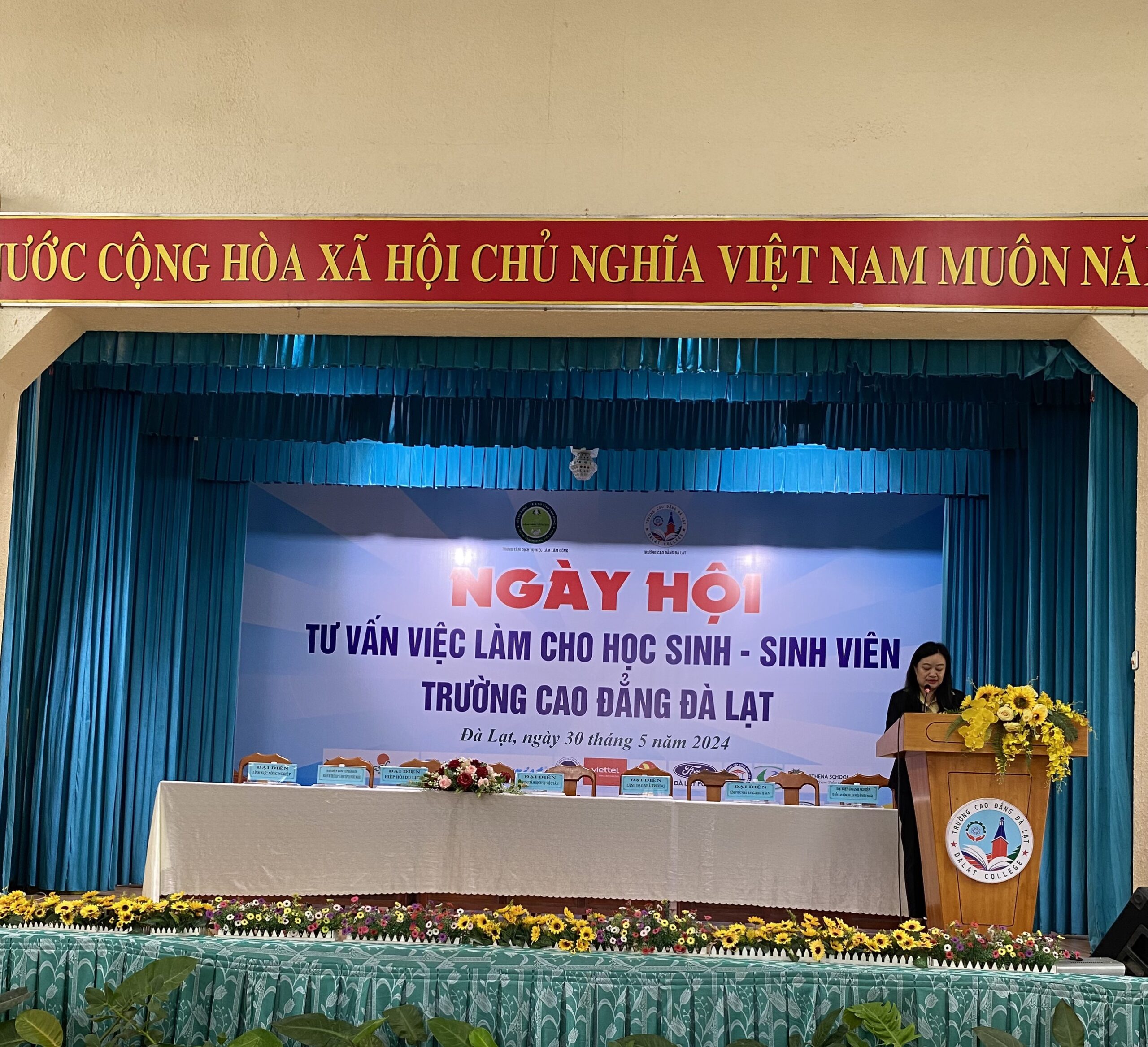 Chương trình "Ngày hội tư vấn việc làm cho Học sinh - Sinh viên" tại Trường Cao đẳng Đà Lạt